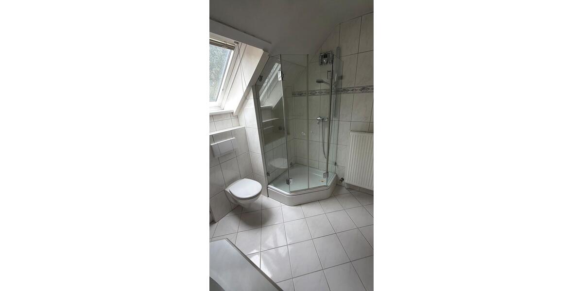 Dachgeschoßwohnung Hamburg Wandsbek - 3 Zimmer, 130 m&sup2;, 1.620&euro; | Angebot:26409655