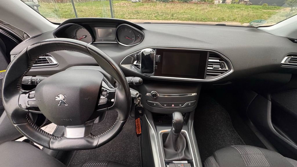 Peugeot 308 189.000 km 6.400 &euro; Bohmte 49163