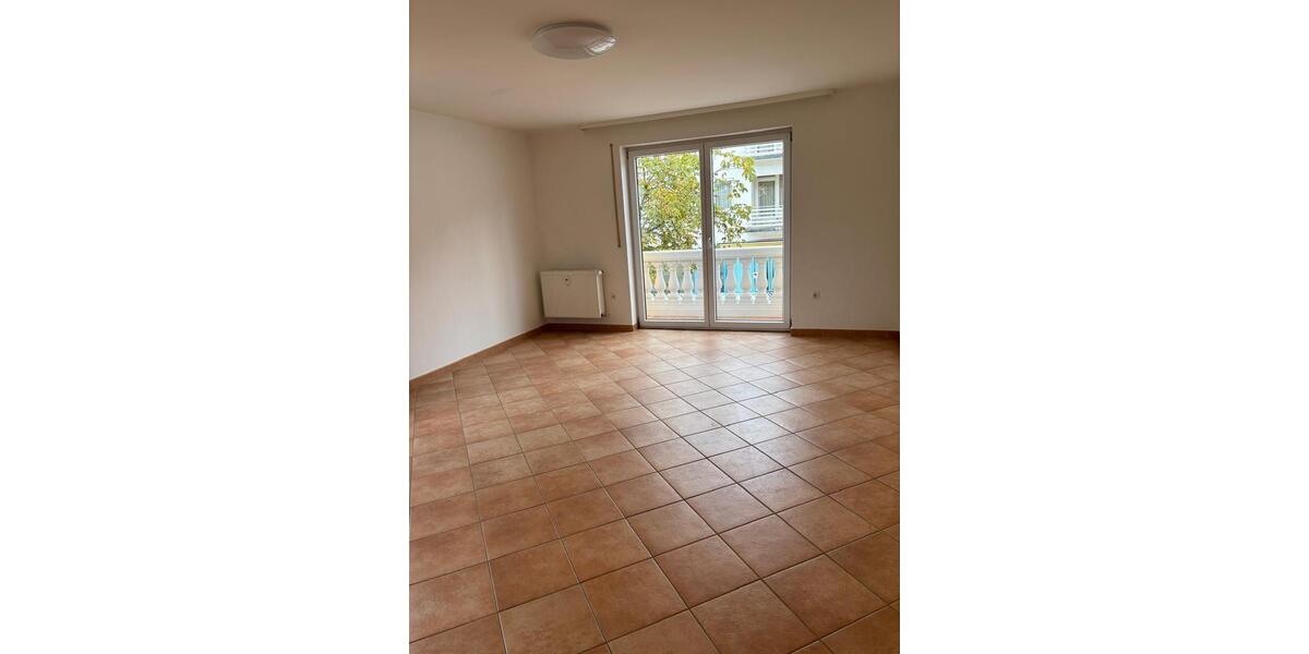 Etagenwohnung Ortenburg - 3 Zimmer, 127 m&sup2;, 1.300&euro; | Angebot:25399562