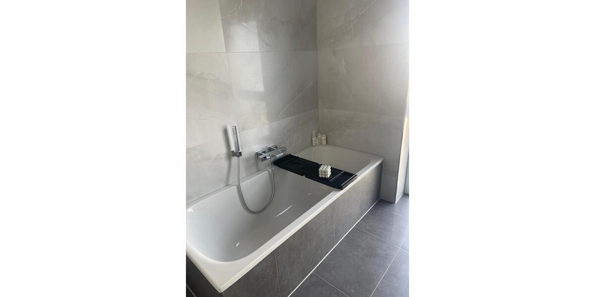 Doppelhaushälfte Nordenham - 4 Zimmer, 125 m&sup2;, 1.460&euro; | Angebot:25255597