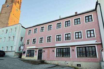 Haus zum Kaufen in Eggenfelden 650.000 € 568 m² 17 zimmer