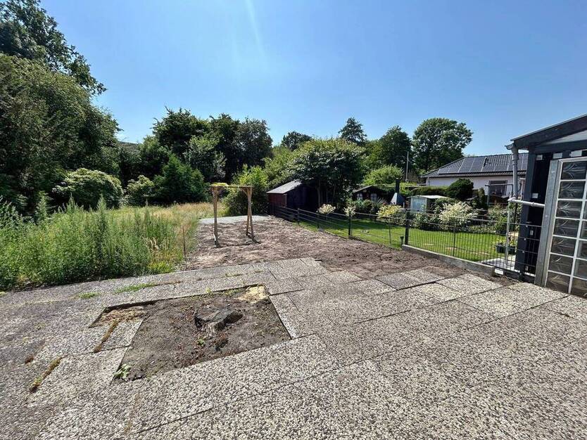 Gartenfans aufgepasst - frisch renoviert in zentraler Lage!