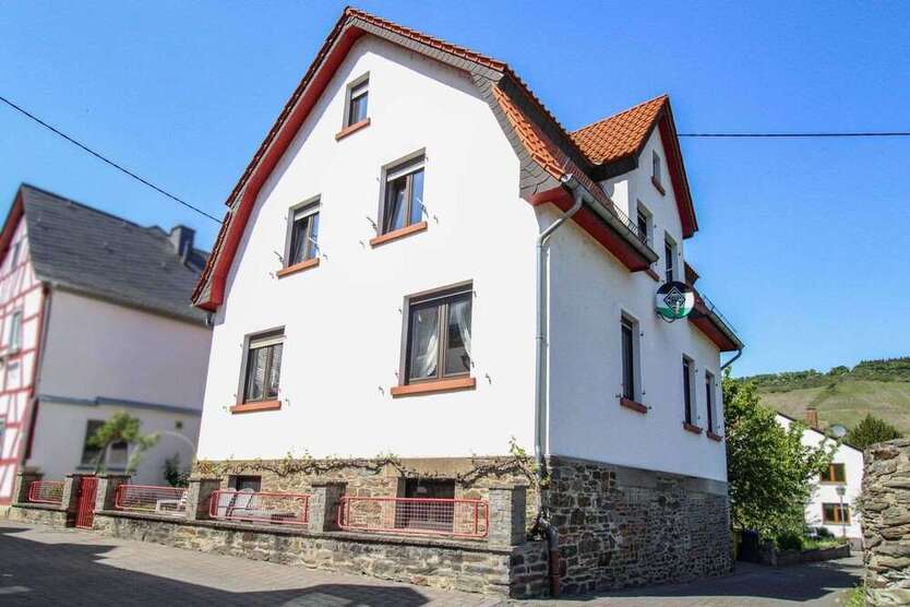 Haus zum Kaufen in Osterspai 219.000 € 130.86 m²