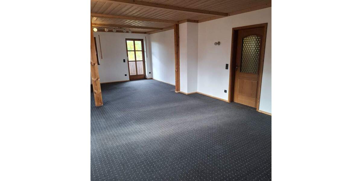 Etagenwohnung Baunach - 3 Zimmer, 105 m&sup2;, 800&euro; | Angebot:23948057