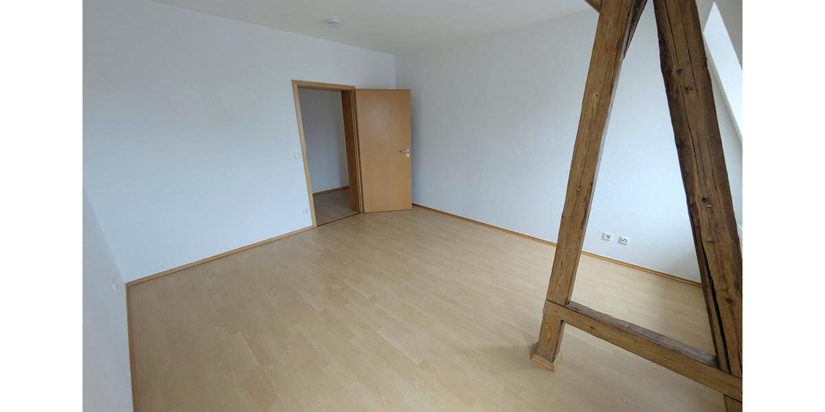 Dachgeschoßwohnung Zwickau - 2 Zimmer, 62 m&sup2;, 330&euro; | Angebot:26008188