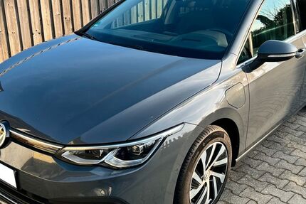VW Golf 125.000 km 17.499 &euro; Pfatter 93102