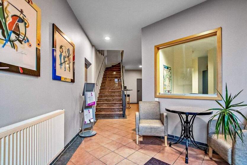 Provisionsfrei: Energieeffizientes Büro- und Lagergebäude in sichtbarer Lage zimmer