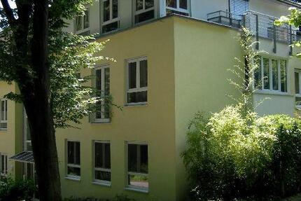 Exklusive 3-Zimmer-Wohnung mitten im Grünen aber dennoch zentral zimmer