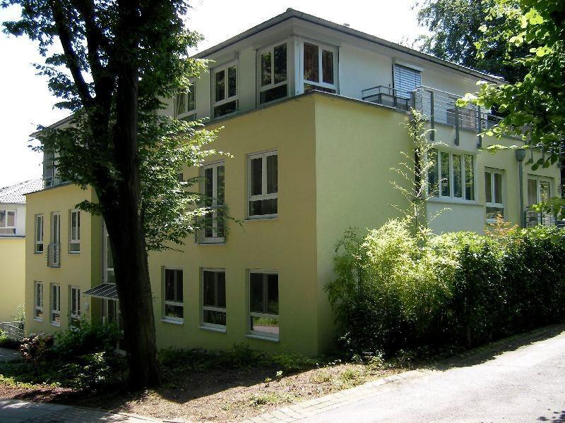 Exklusive 3-Zimmer-Wohnung mitten im Grünen aber dennoch zentral zimmer