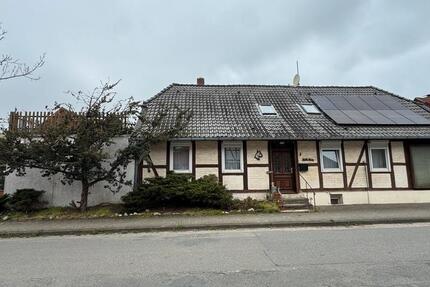 Haus Königslutter am Elm - 7 Zimmer, 220 m&sup2;, 179.000&euro; | Angebot:26301332