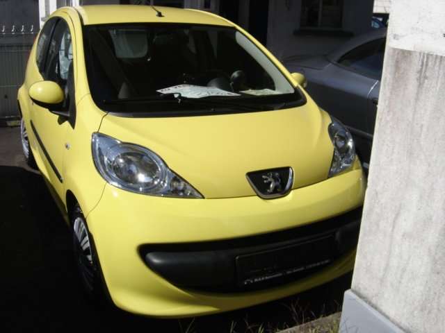 Peugeot 107 81.000 km 3.400 € Saarbrücken 66133