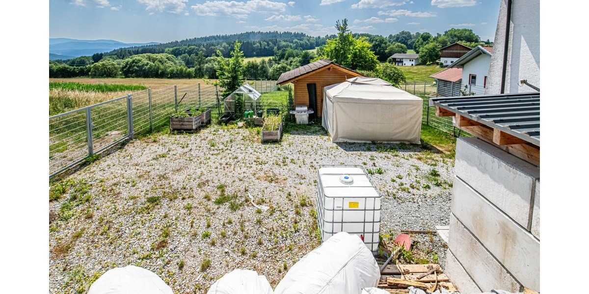 Großzügige Doppelhaushälfte mit Blick ins Grüne und großem Grundstück - Doppelhaushälfte Bad Kötzting / Wettzell Wettzell | Angebot:27068410
