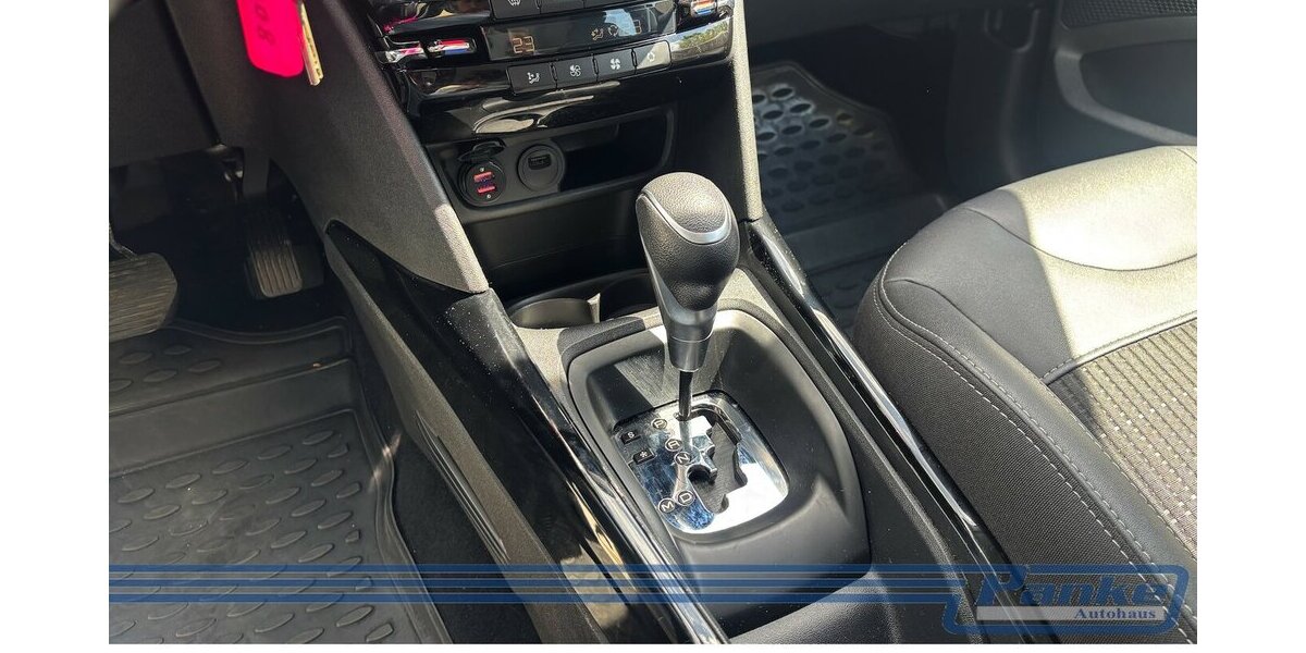 Peugeot 2008 Allure*AHK*Navi*Car-play*SHZ*LED*Tempo* 103.785 km 11.890 &euro; Berlin 13187