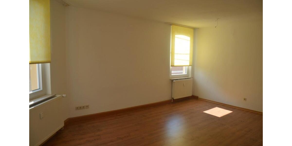 Etagenwohnung Glauchau - 4 Zimmer, 87 m&sup2;, 440&euro; | Angebot:26039631