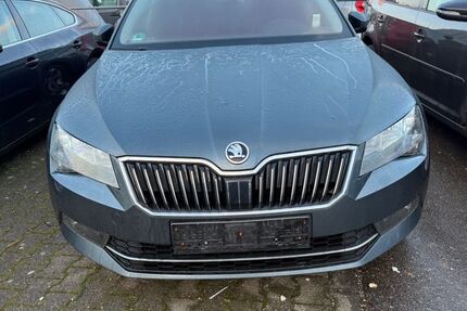 Skoda Superb 191.000 km 13.999 &euro; Neu-Ulm 89231