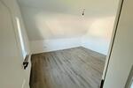 Schöne 3,5 Zi Wohnung mit EBK, Stellplatz in ruhiger Lage