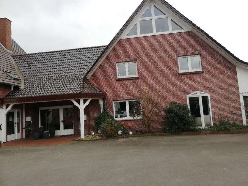 Haus zum Kaufen in Hüllhorst 990.000 € 350 m²