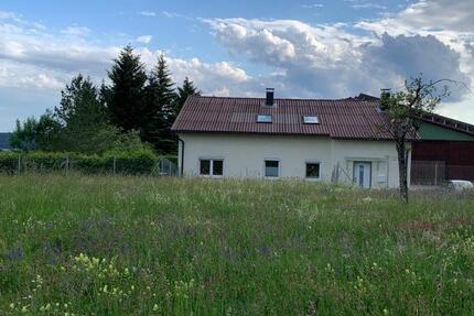 Haus Dornstetten - 8 Zimmer, 200 m&sup2;, 2.000&euro; | Angebot:24854271