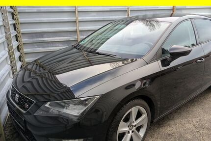 Seat Leon 324.711 km 6.350 &euro; Lübeck 23556