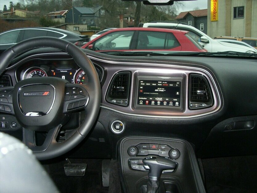 Dodge Challenger 3,6 Leder,Kamera,Sitzheizen 21.000 km 29.990 € Rudolstadt 07407