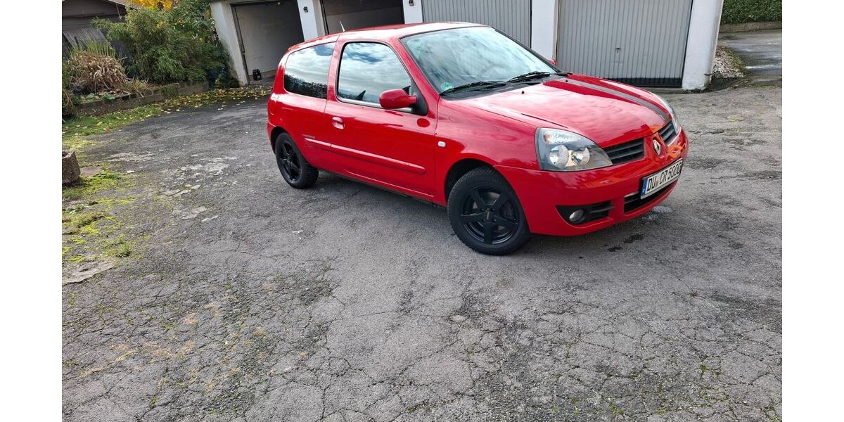 Renault Clio 63.990 km 2.500 &euro; Duisburg 47167