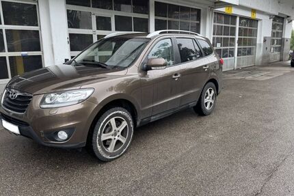 Hyundai SANTA FE 142.600 km 7.990 € München 80686