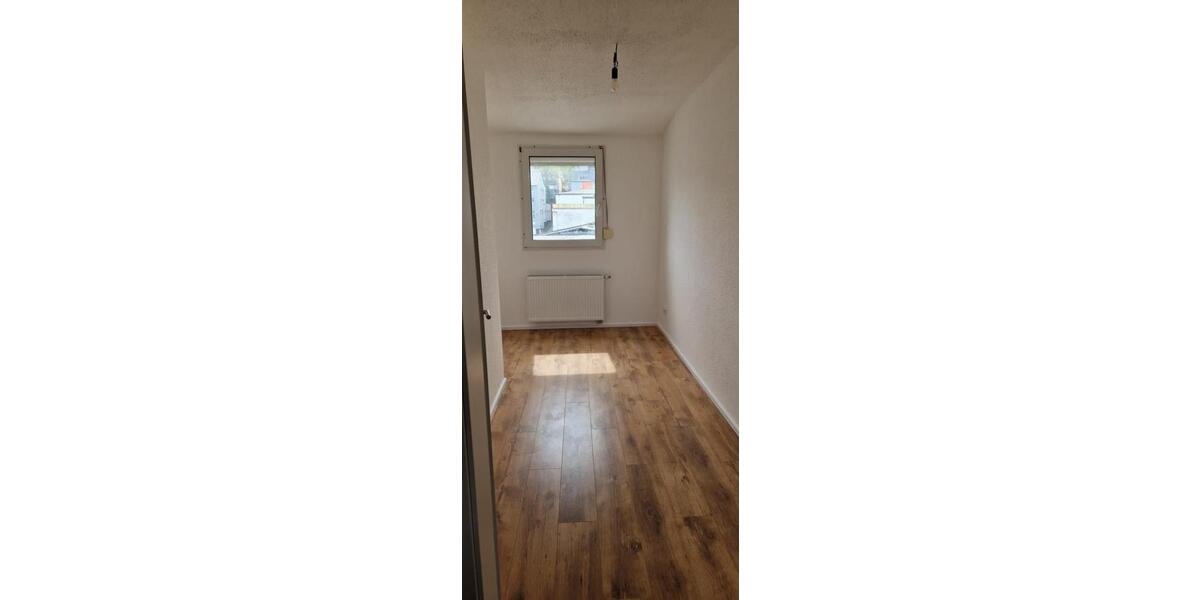 Dachgeschoßwohnung Wuppertal Gemarkung Barmen - 3 Zimmer, 56 m&sup2;, 160.000&euro; | Angebot:24617104
