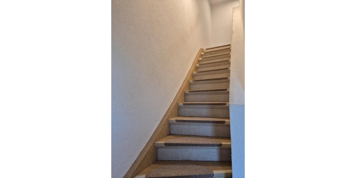 Reihenhaus Esslingen am Neckar Oberesslingen - 4.5 Zimmer, 120 m&sup2;, 1.800&euro; | Angebot:24786916