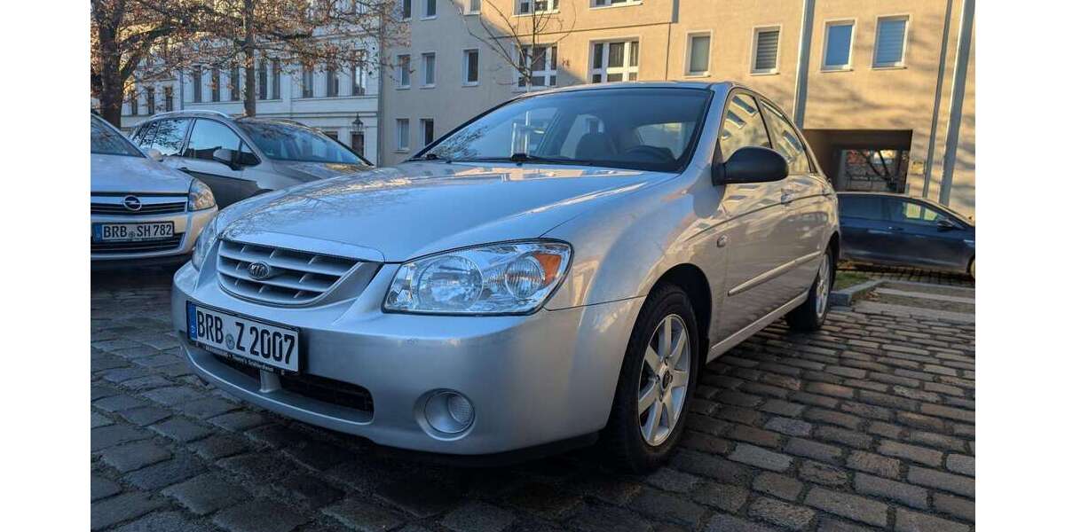 Kia Cerato 98.800 km 3.250 &euro; Brandenburg an der Havel 14773