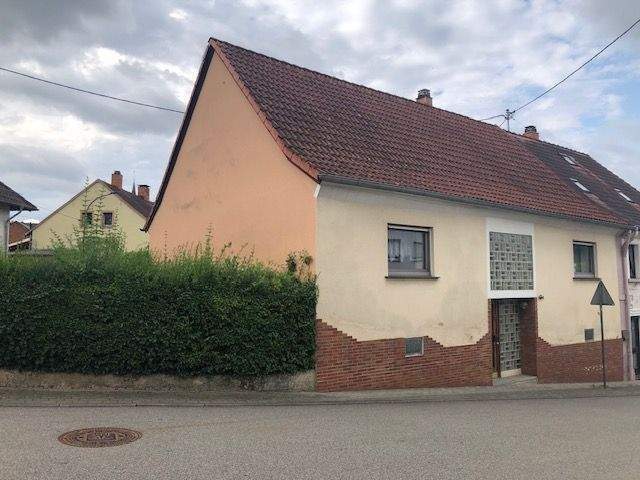 Wannemacher Immobilien **** Einseitig angebautes Wohnhaus in ruhiger schöner Lage von Neunkirchen-Hangard **** 3 zimmer