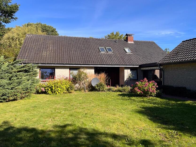 Zur Miete: freistehendes Haus mit großem Garten zimmer