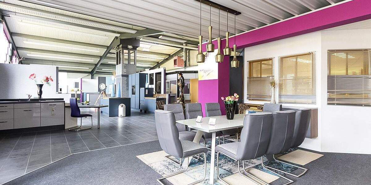 Direkt an der B 32 • großzügiges Gewerbeanwesen mit exklusivem Wohnhaus zimmer