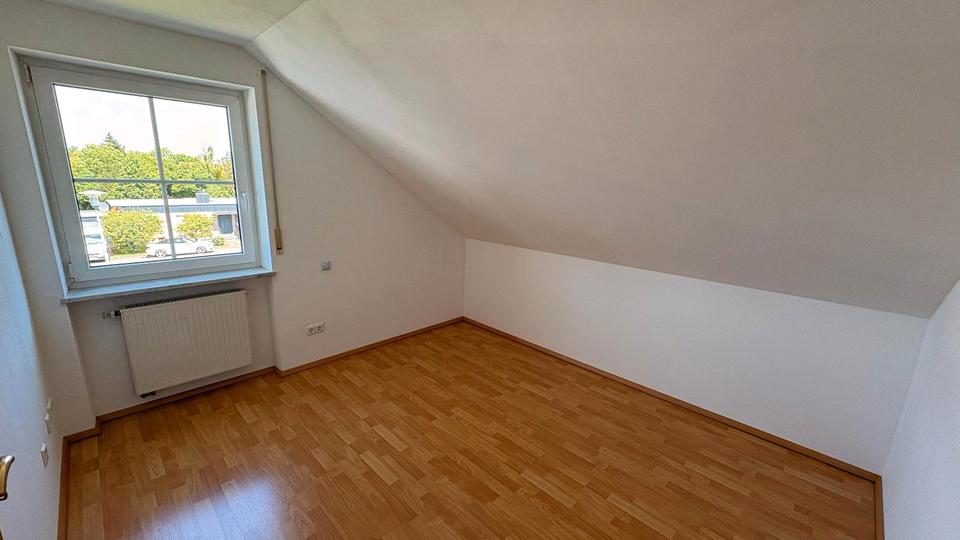 Dachgeschoßwohnung Nördlingen - 3 Zimmer, 90 m&sup2;, 980&euro; | Angebot:26297646