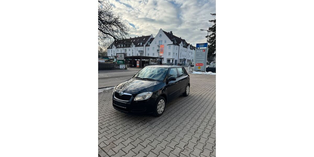 Skoda Fabia 98.857 km 4.500 &euro; Freising/Lerchenfeld 85356