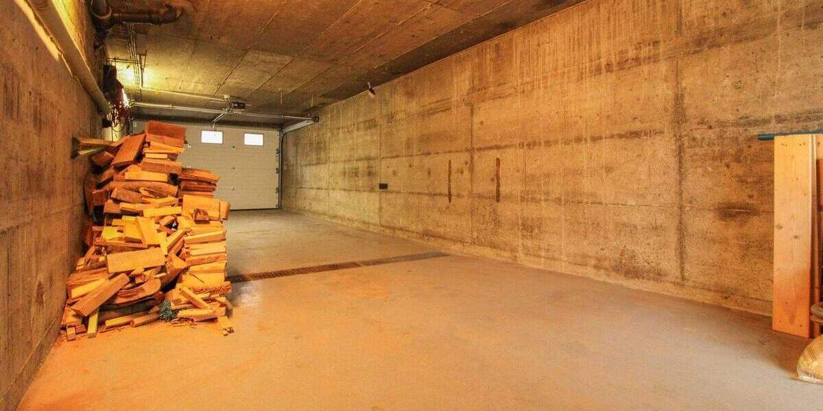 Einfamilienhaus Pfullingen - 7 Zimmer, 229 m&sup2;, 674.000&euro; | Angebot:24858592