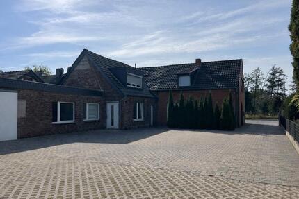 Haus Geldern - 12 Zimmer, 292 m&sup2;, 2.895&euro; | Angebot:25417361