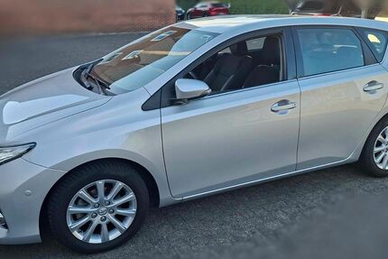 Toyota Auris 62.000 km 11.000 € Delmenhorst 27749