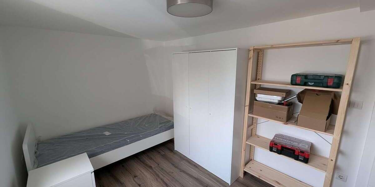 Zimmer Villingen-Schwenningen Schwenningen - 5 Zimmer, 300&euro; | Angebot:25625845