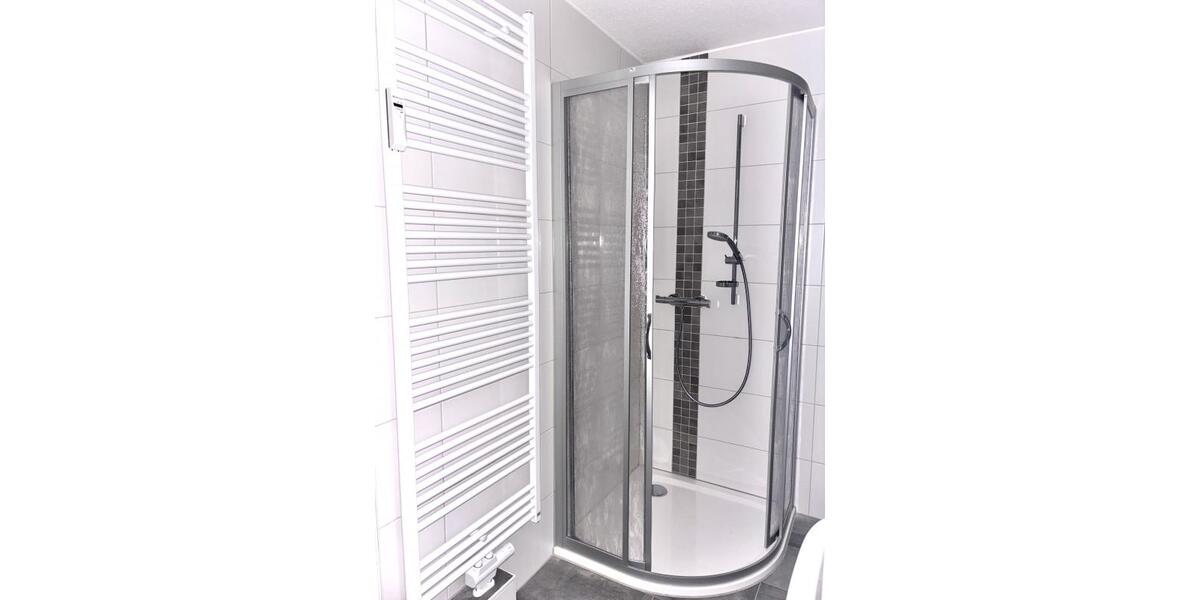 Erdgeschoßwohnung Zwickau Neuplanitz - 2 Zimmer, 50 m&sup2;, 330&euro; | Angebot:26017459