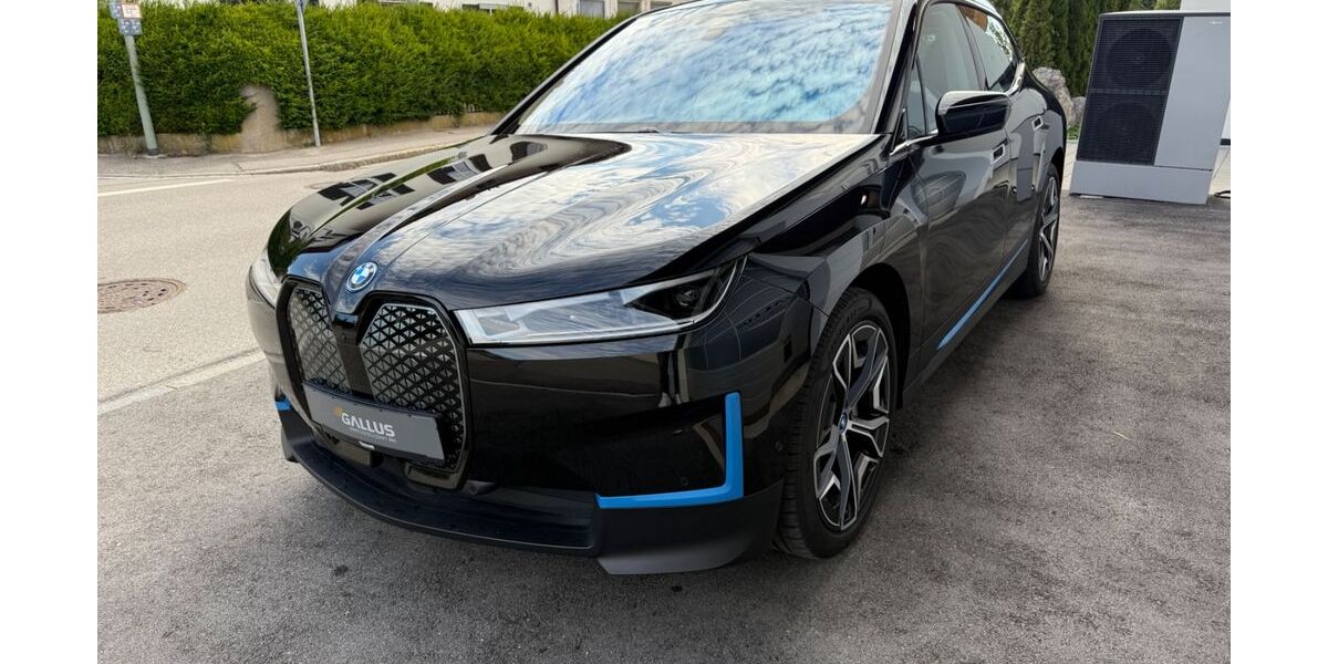 BMW iX 21.400 km 61.900 € München 81827