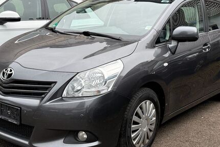 Toyota Verso 235.600 km 4.900 &euro; Saarbrücken - Burbach 66115