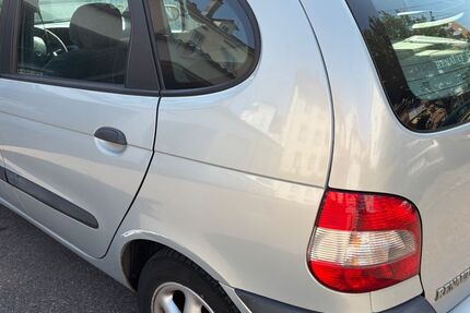 Renault Scenic 195.000 km 1.780 &euro; Friedrichshafen 88045