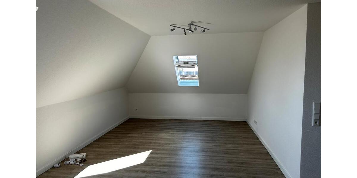 Dachgeschoßwohnung Bredstedt - 3 Zimmer, 94 m&sup2;, 830&euro; | Angebot:26429245