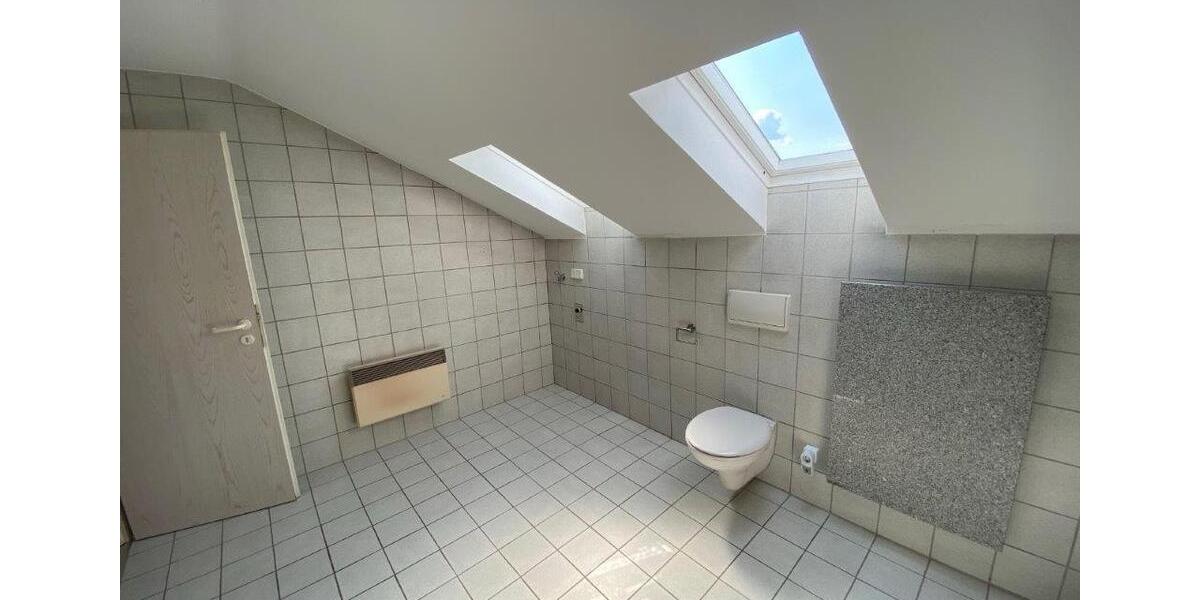 Dachgeschoßwohnung Mörlenbach - 2 Zimmer, 70 m&sup2;, 640&euro; | Angebot:25902133