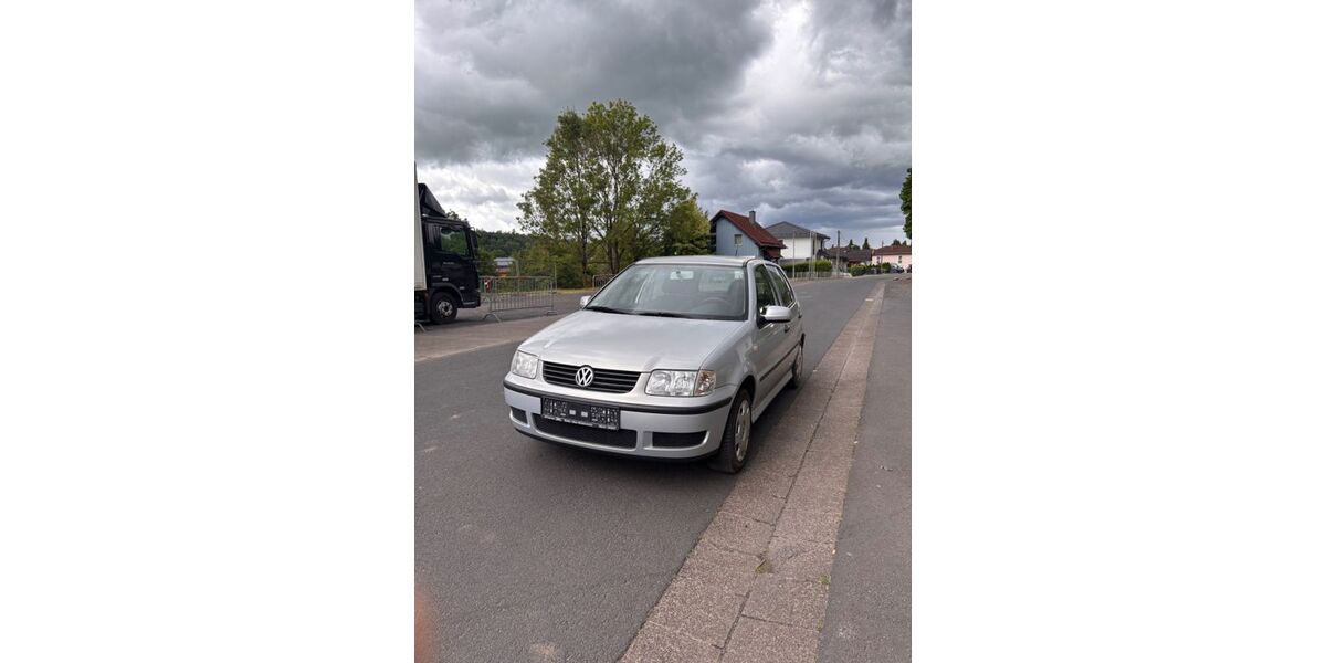 VW Polo 187.000 km 900 &euro; Schotten 63679