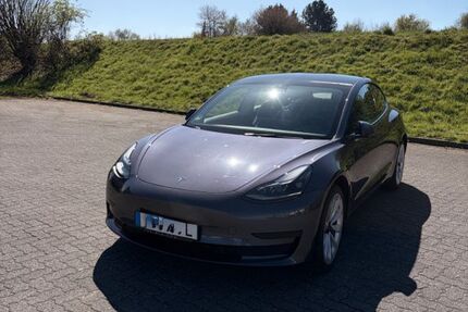 Tesla Model 3 12.000 km 27.900 &euro; Würselen 52146