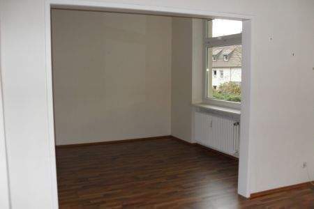 Etagenwohnung Halver Oberbrügge - 2 Zimmer, 71 m&sup2;, 450&euro; | Angebot:25278107