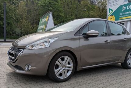 Peugeot 208 126.000 km 4.790 &euro; Bielefeld 33647