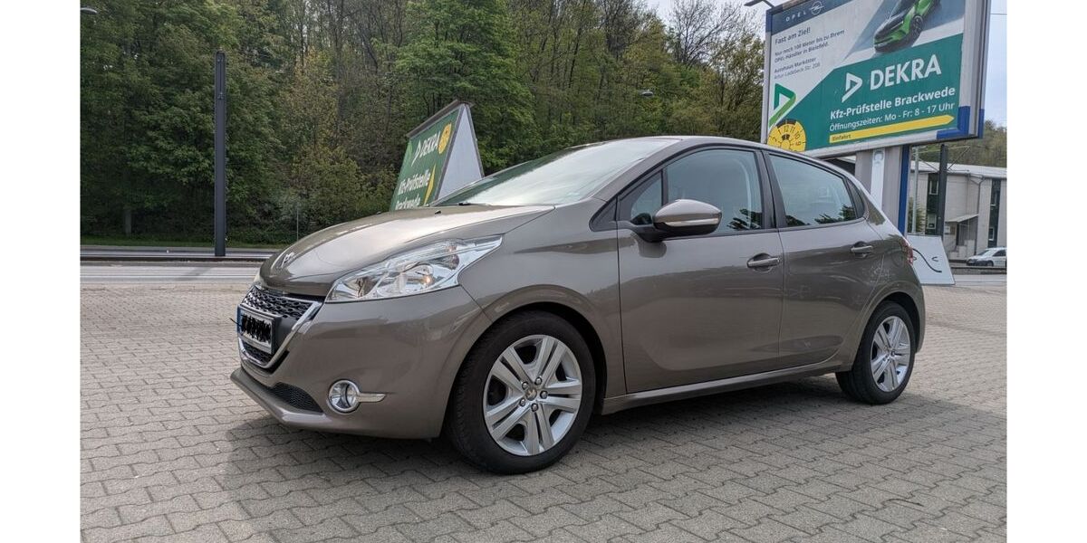 Peugeot 208 126.000 km 4.790 &euro; Bielefeld 33647