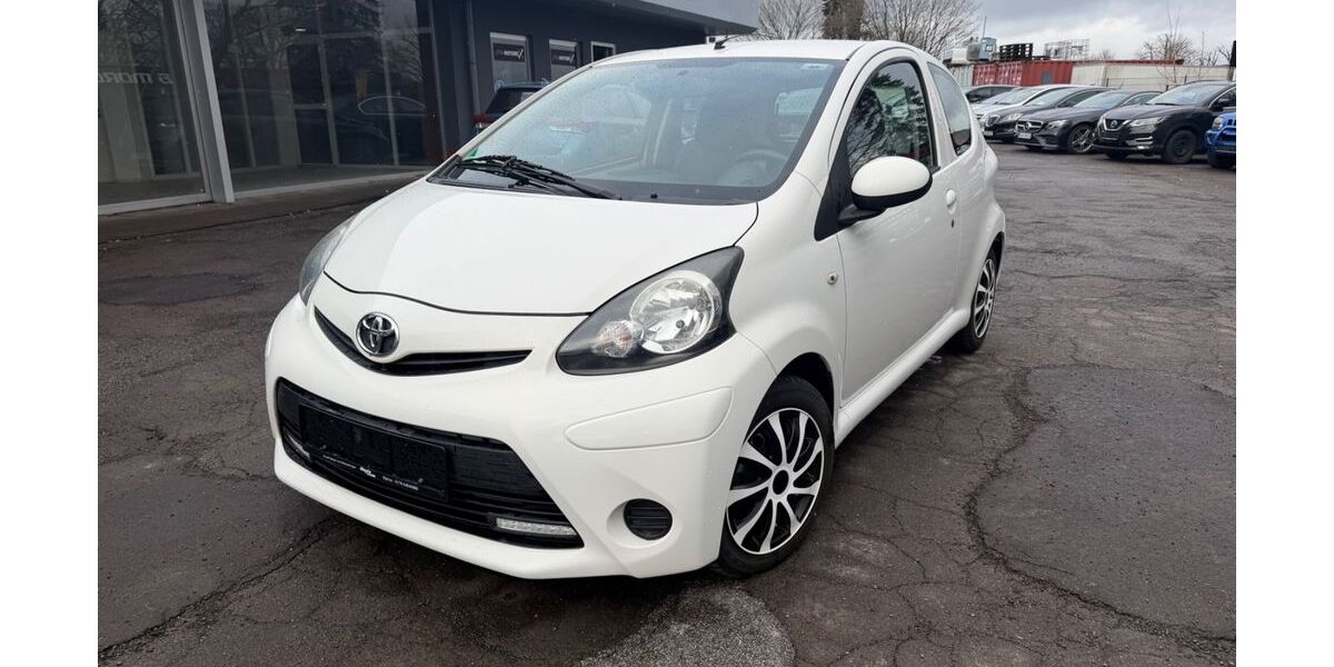 Toyota Aygo (X) 77.000 km 4.990 &euro; Halver 58553